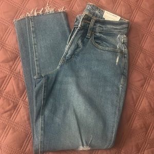 NEW HIGH-RISE CURVEY O.G STRAIGHT ANKLE DENIM DISTRESSED OLD NAVY JEANS